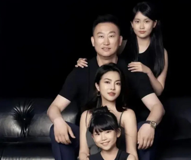 他俩走到了尽头刘维伟已离婚6月3日刘维伟的妻子李艳在网络平台正式宣布与刘维