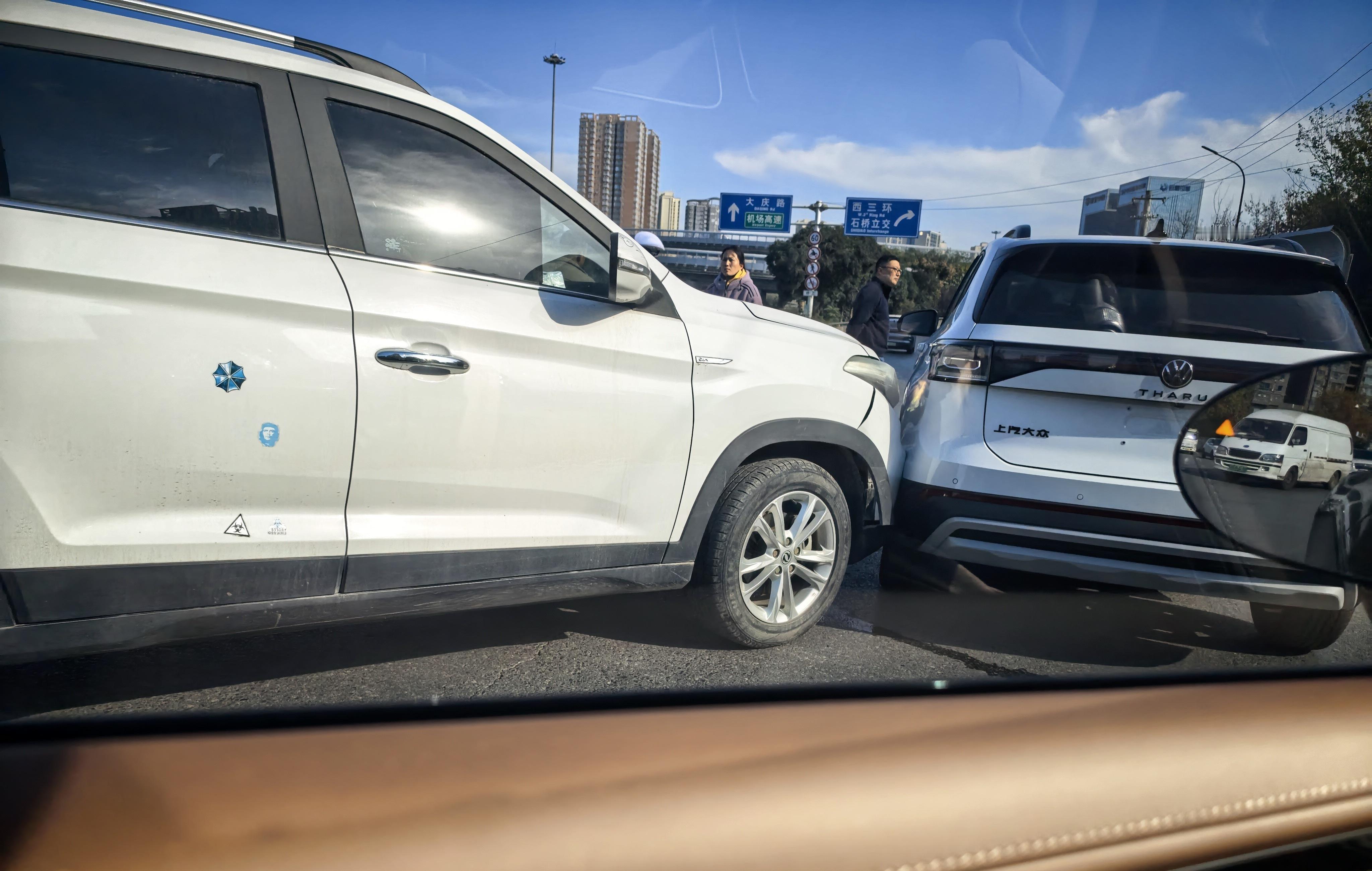 刚花1.2万开通了华为乾崑ADS4高阶包，出门试了一下城区NOA。我只能说，西