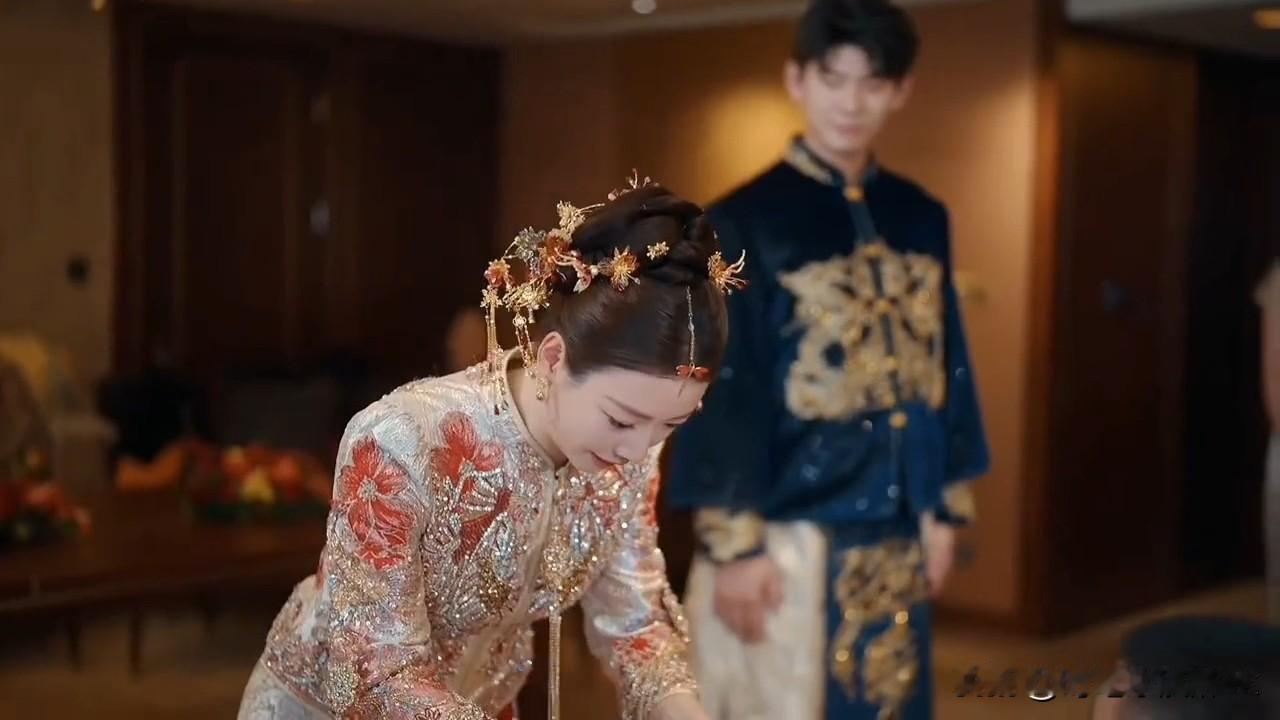 刘雨辰黄雅琼在改口环节，差点被伴郎笑死[呲牙笑]本来在黄雅琼改口的时候，一切都