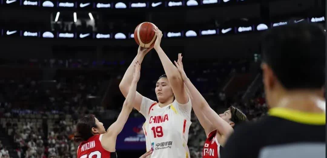 什么大V，什么名嘴，说不要迷信张子宇，都叫扯淡，张子宇18岁，身高2.26米，篮