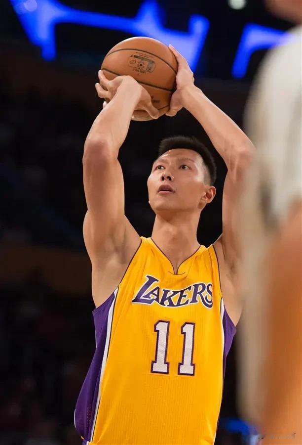 易建联是有能力在NBA立足的，为何当初草草退出？首先要纠正一个常见误解——易