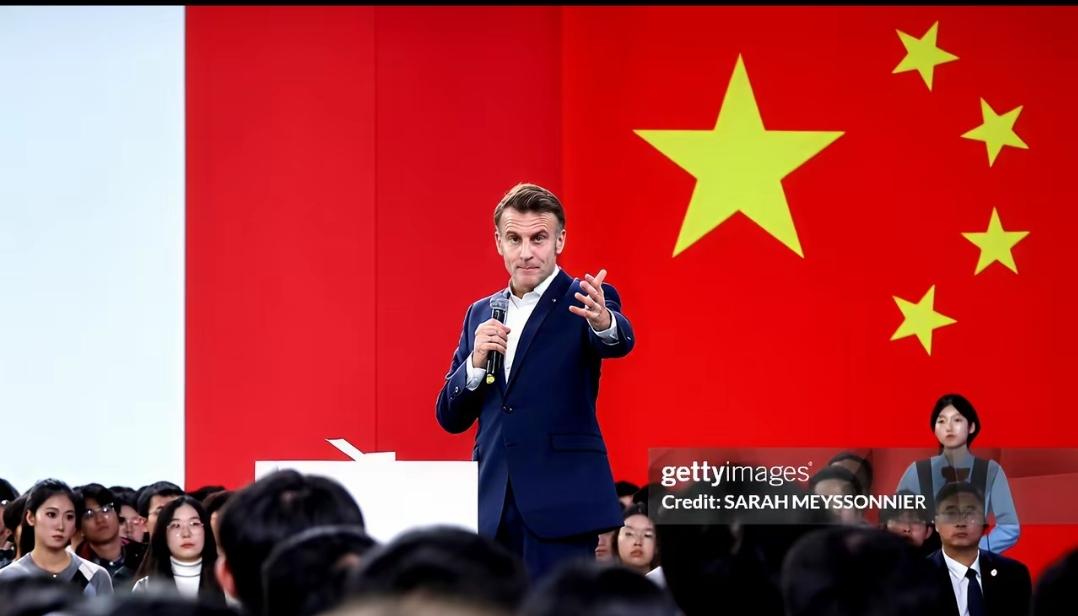 你可以怀疑法新社的动机，但不能怀疑法新社的相机，拍摄还是法新社拍高端，法新社总算