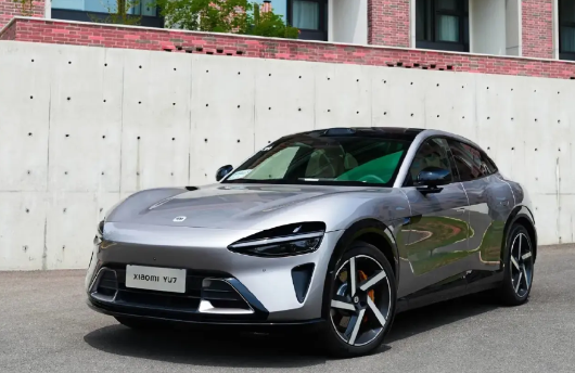 这就是赤裸裸的现实！油车30万：使用10年，油费10万，卖5万！纯电车30万
