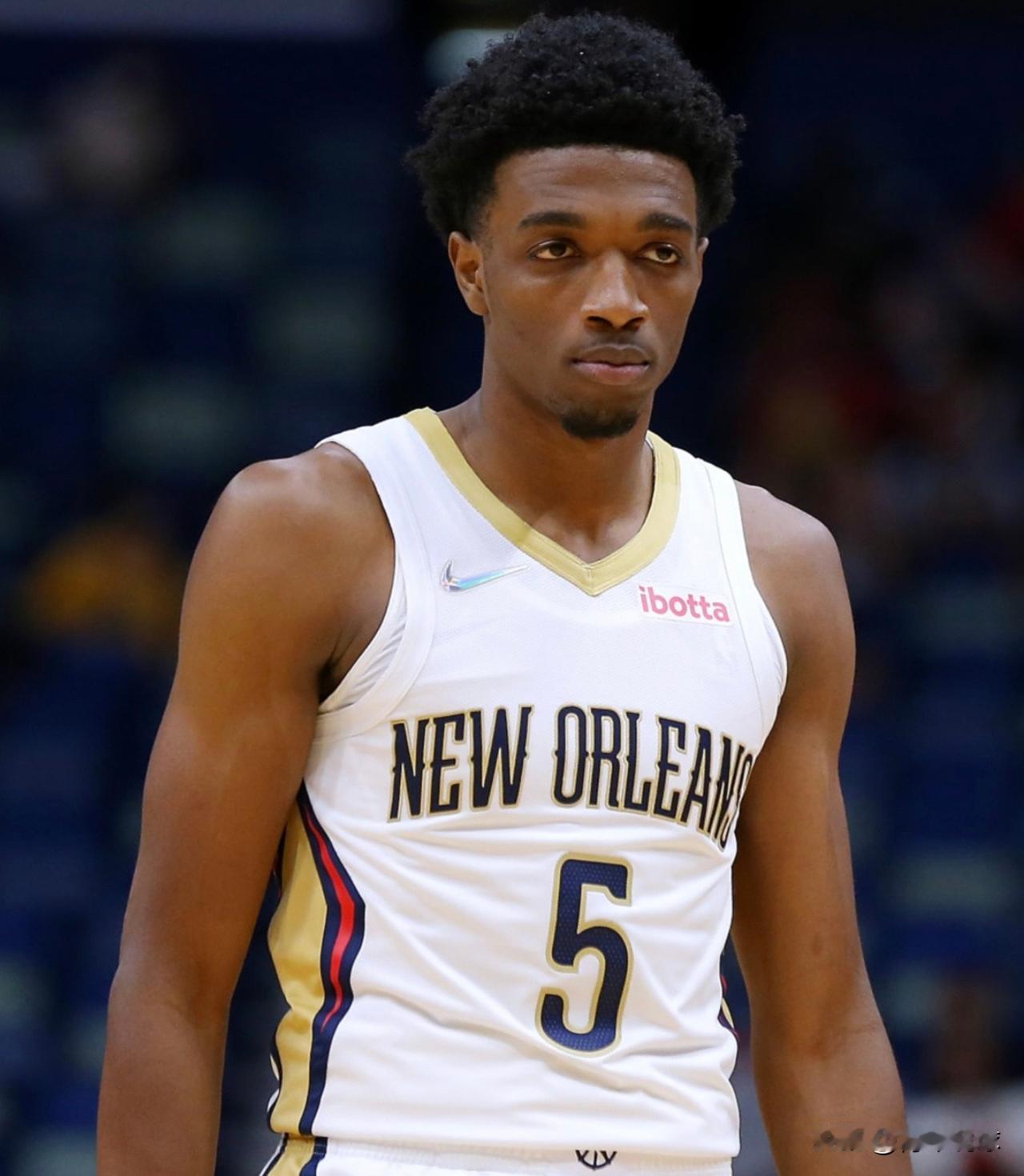 湖人队别上当！又是一个“范德彪”罢了！果然，湖人队每次有意向的球员都会被抬价