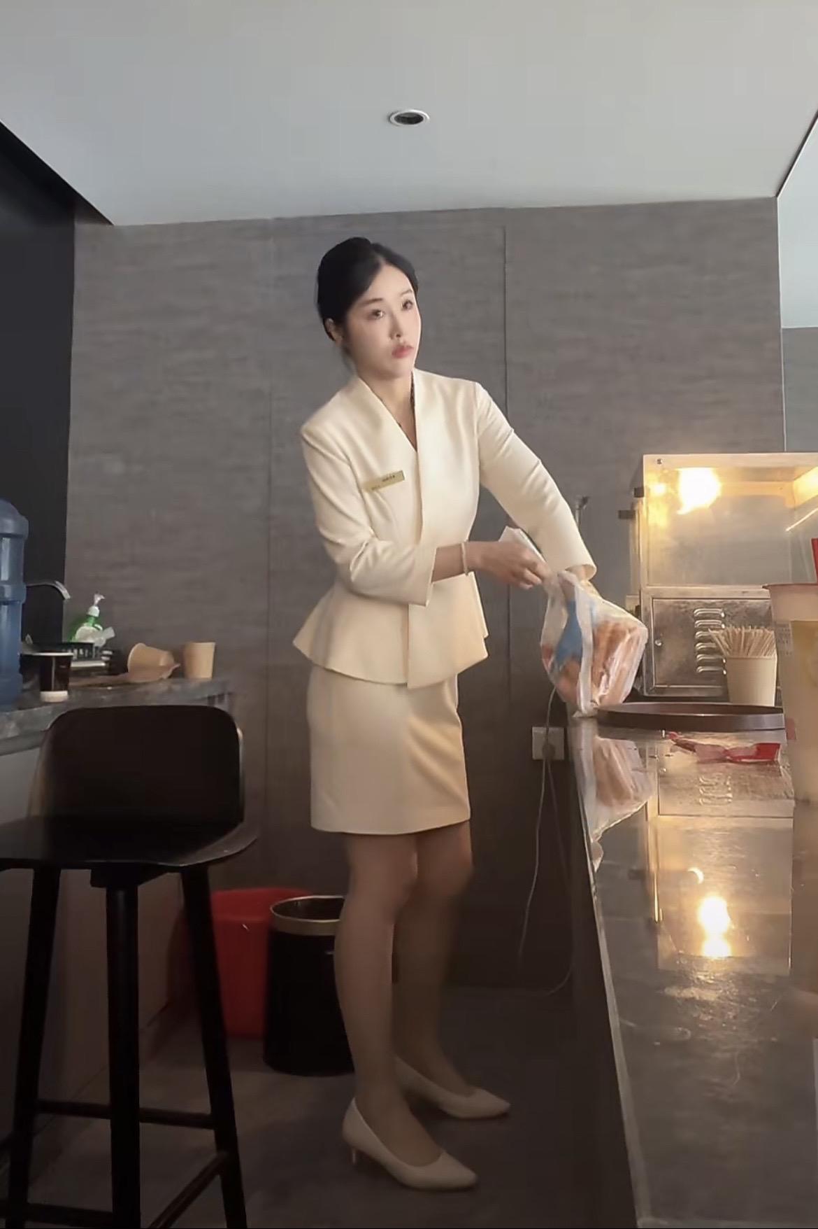 职业装 职业女性 制服