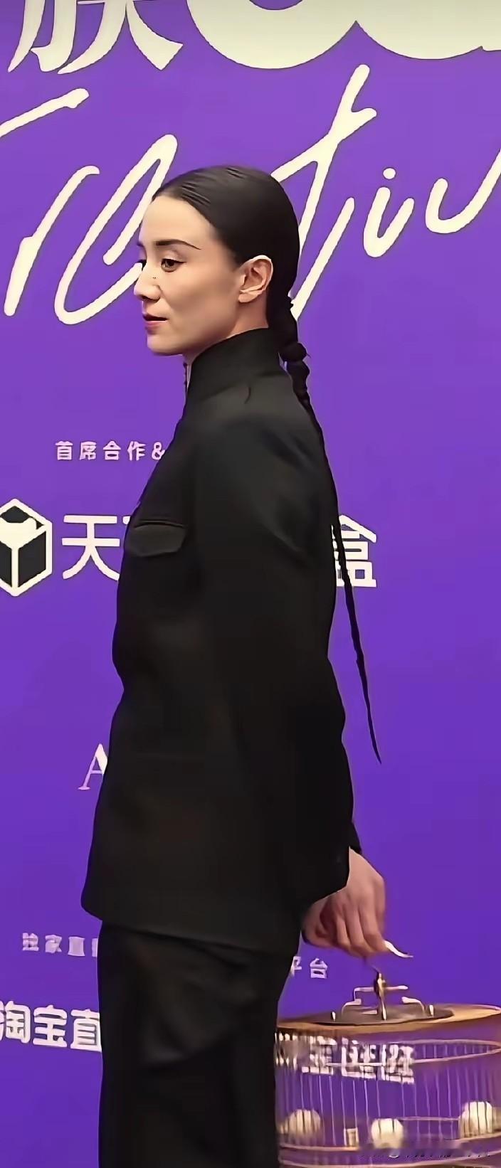 大家是否察觉到，自满清覆灭之后，那些八旗贵族的后代如今从事哪种行业最为普遍呢？答