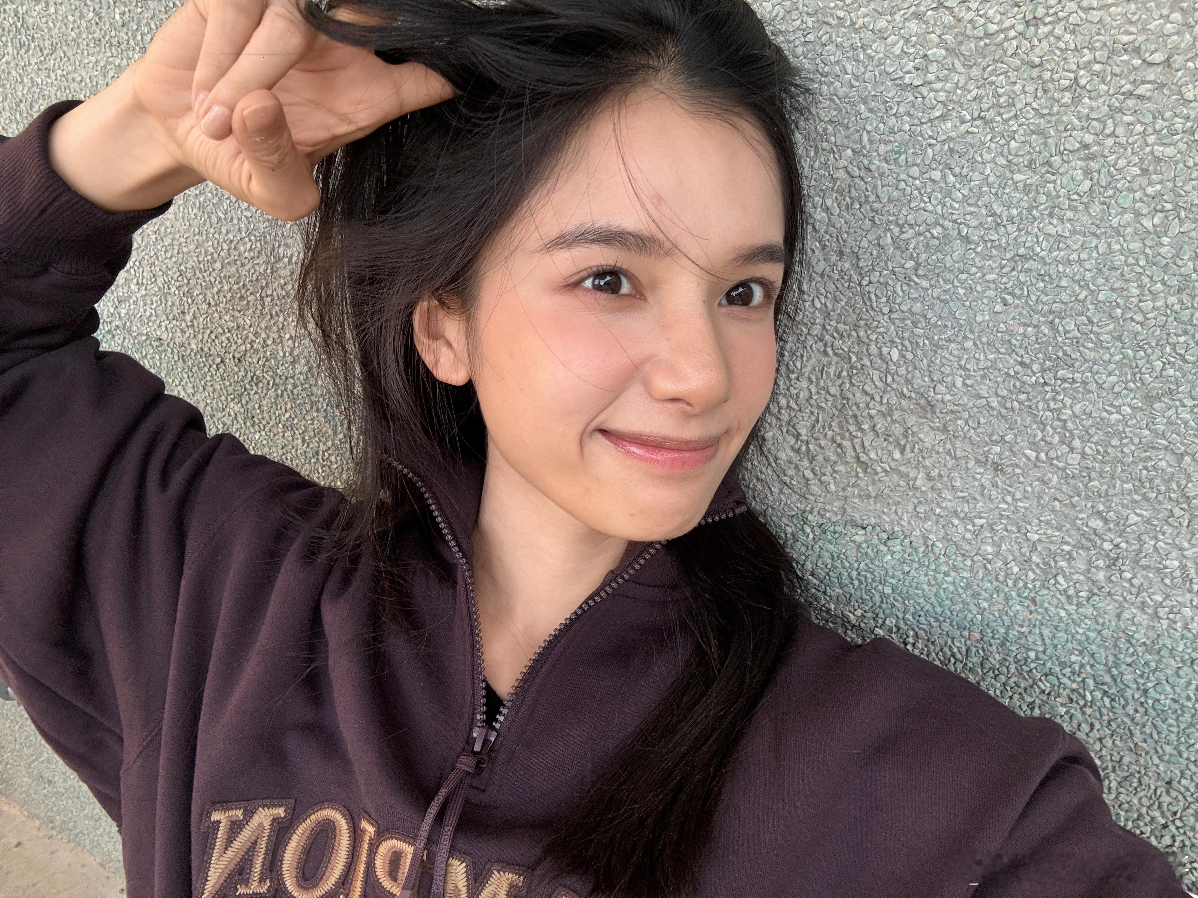 谁懂啊！张婧仪随便拍拍都是大片！​​​