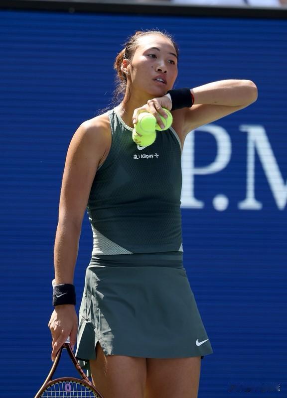 WTA1000快讯，🇨🇳郑钦文0-2被🇹🇭塔拉鲁迪横扫！资格赛亚洲德比战
