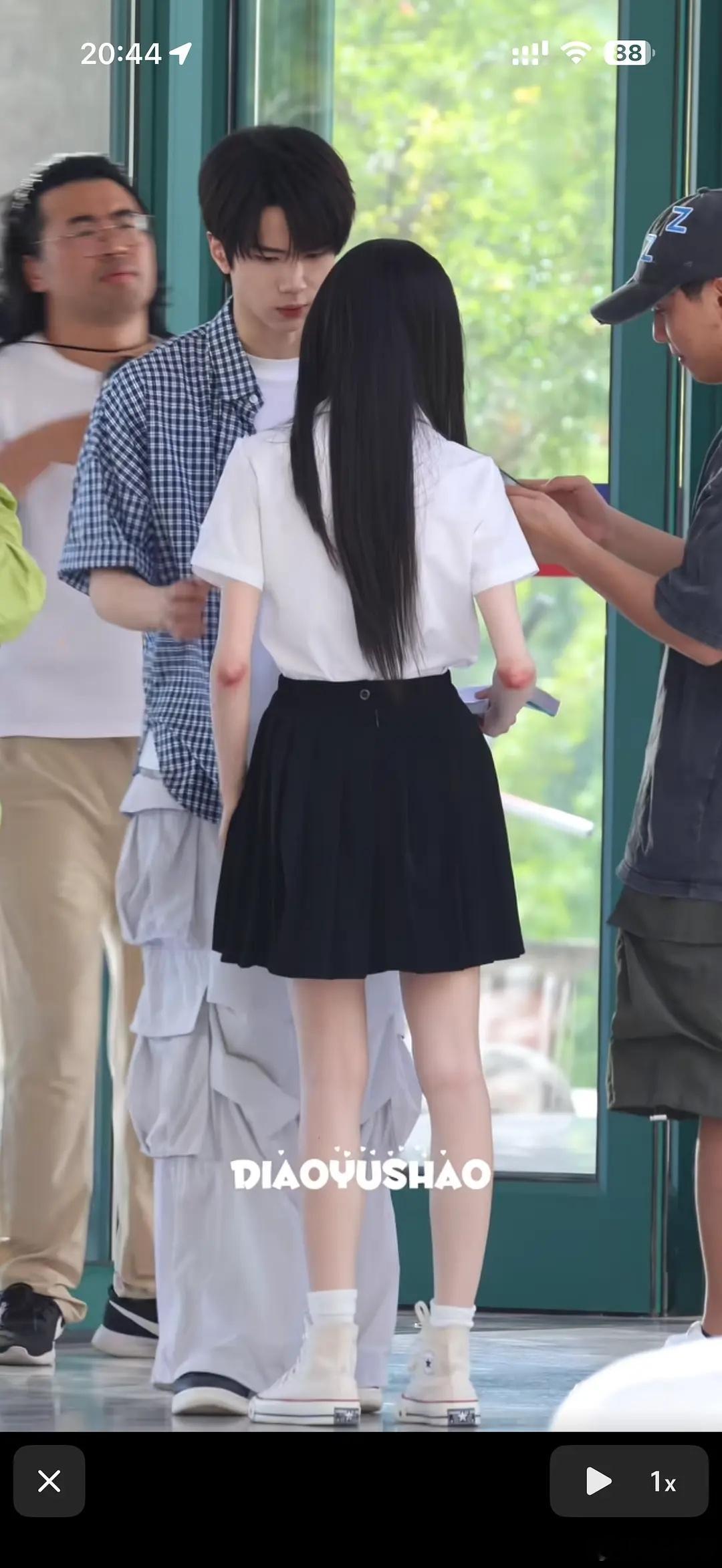 天呐这个胳膊