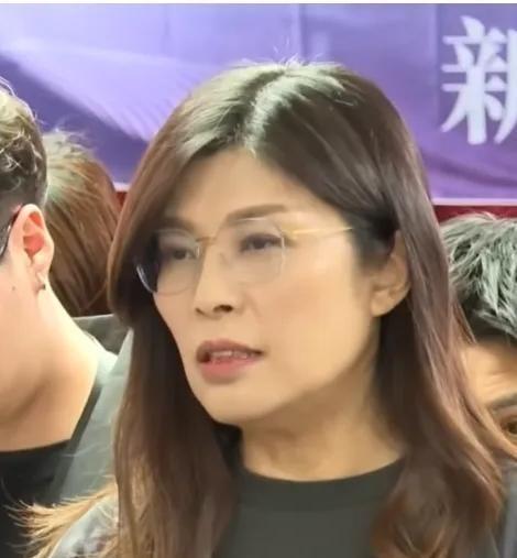 国民党又开始玩新套路了！副主席李乾龙在金门党庆上透了个大消息：主席郑丽文已经拿到