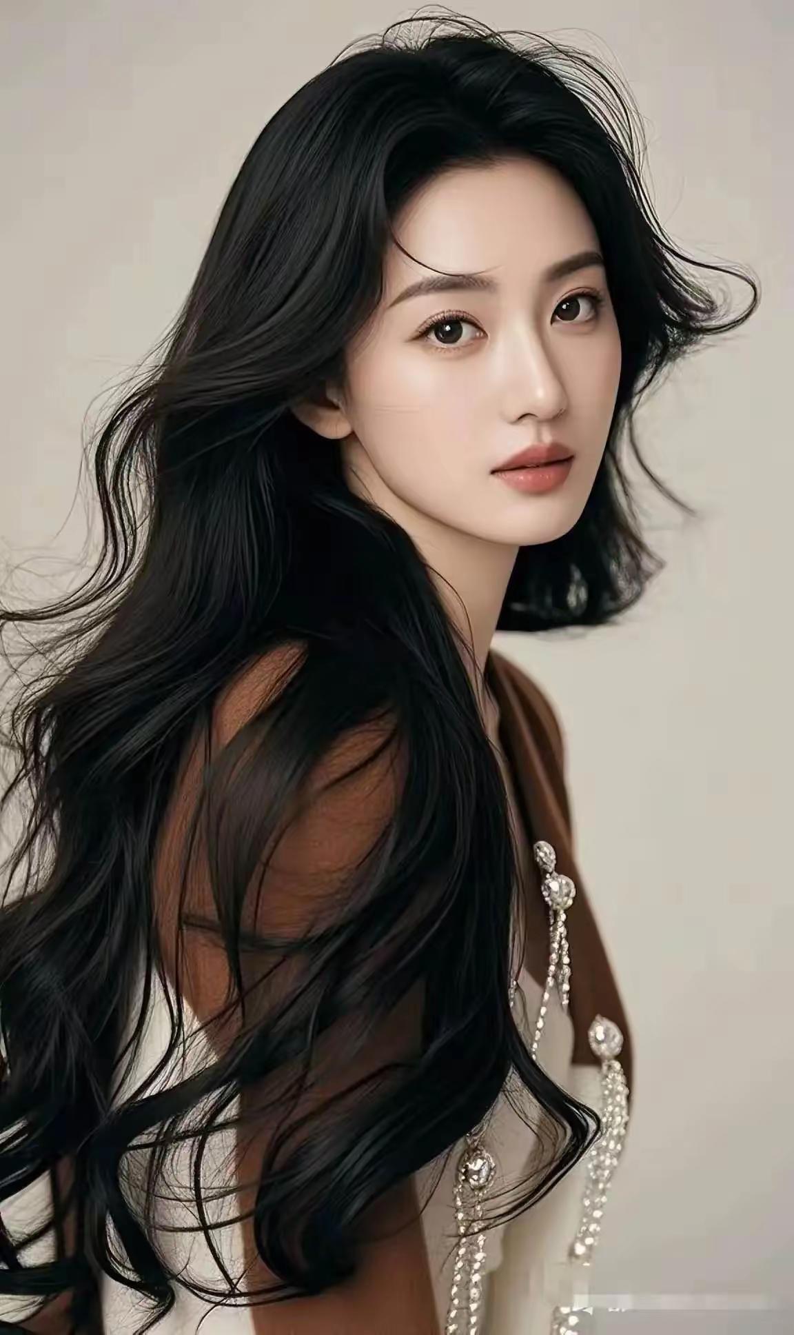 优雅黑发，闪耀珠宝，气质女神！💄✨