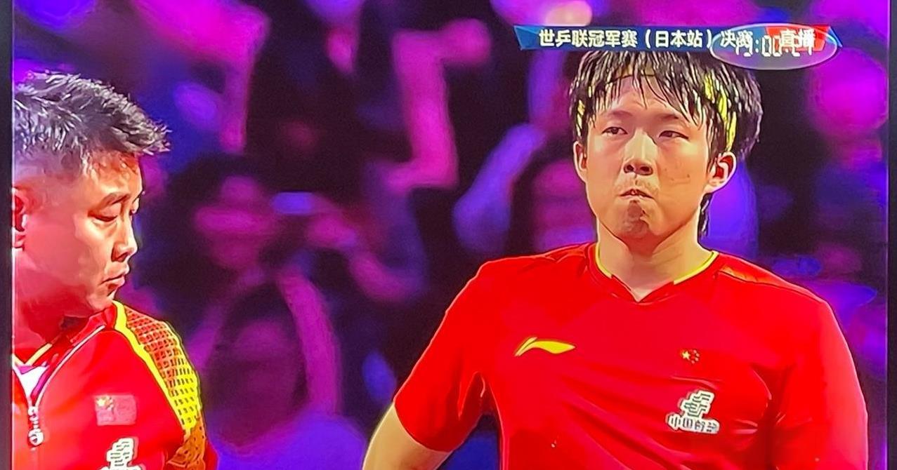 比赛会传染啊，妹妹没赢哥哥就得输。王楚钦和孙颖莎都奇怪了，这还是打上一场的
