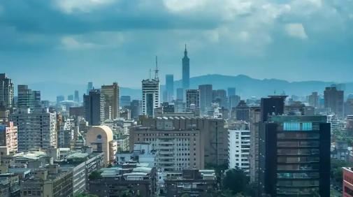 中国解决台湾最佳时机，可能就要来了！美国有可能近期对中国增加100%以上的关税，