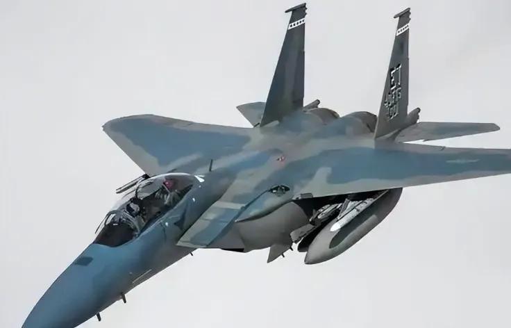 揭秘美国空军战略：为何选择F15EX而非重启F22生产线？