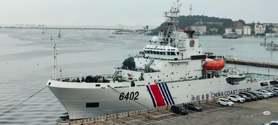 海警6402舰：北海局的老执法舰至今未加装舰炮。​​​