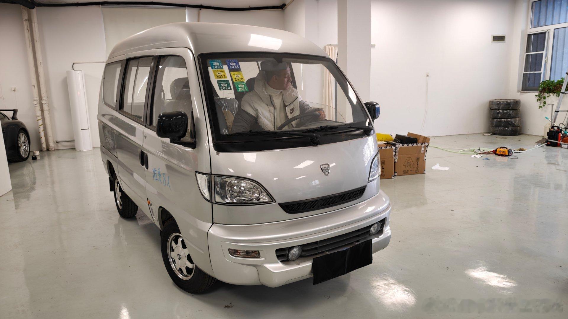 我的全球第一新哈飞中意被沈阳大哥收藏了，回去也是放在展厅里收藏，这车命真好。白宁