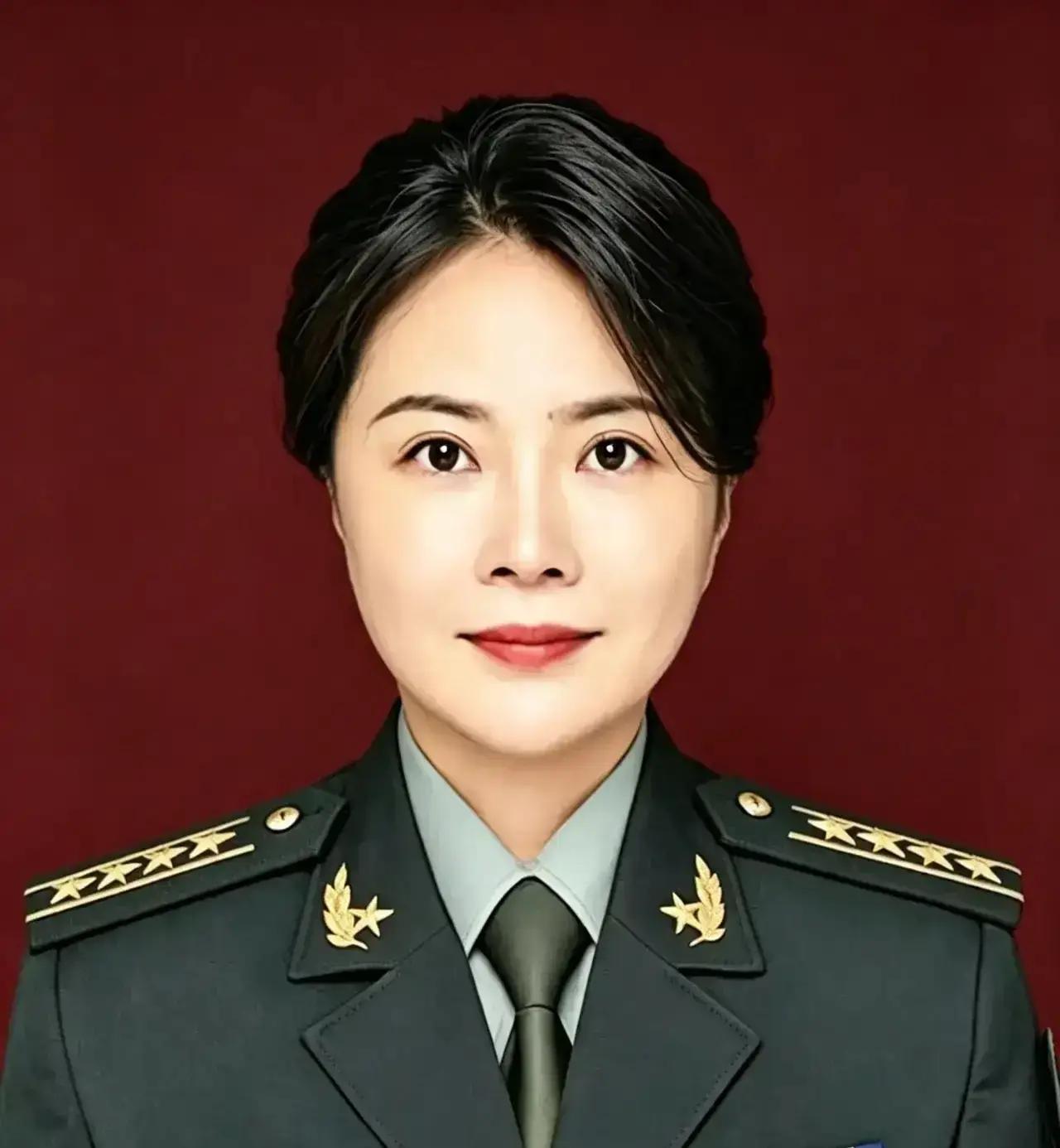 高雪莲，女，汉族，1976年10月出生，重庆渝中人，1996年7月入伍，1997