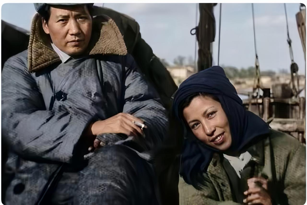 下图是一张足以以假乱真的剧照，若非懂历史，很容易会被迷惑住。照片模拟的是1948