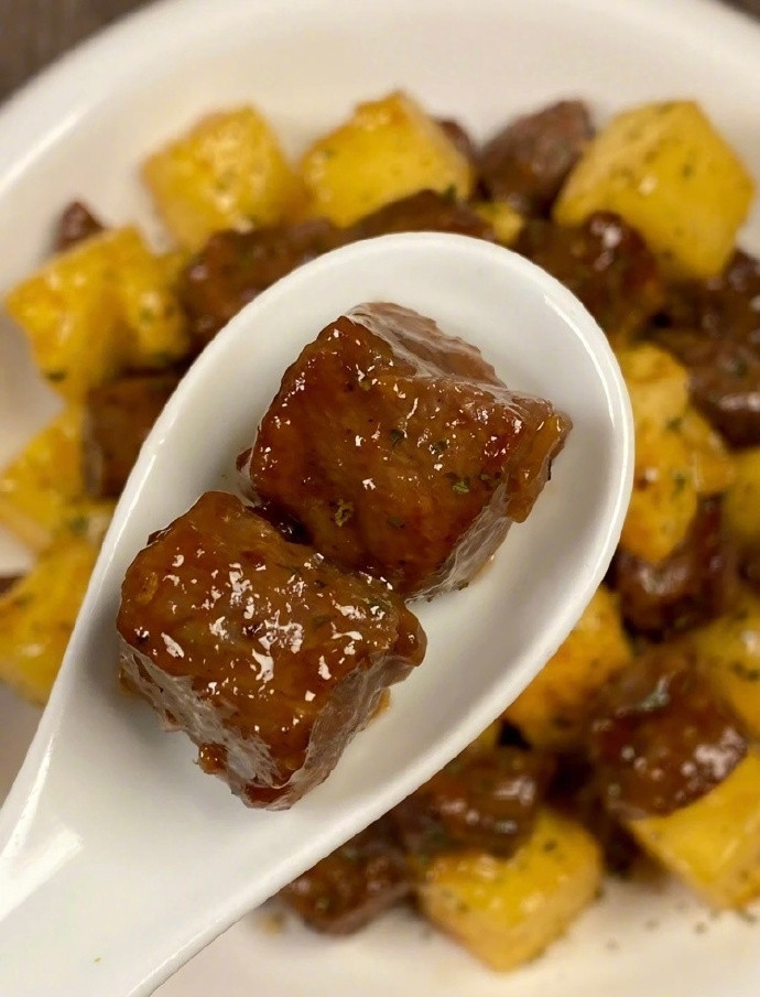 美味的菠萝牛肉这样做真的巨巨巨好吃！​​​
