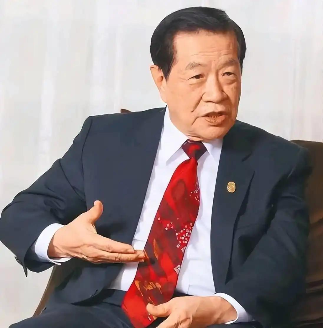 查了一下李昌钰，不查不知道，一查直接惊呆我！原来他是江苏如皋的寒门少年，却