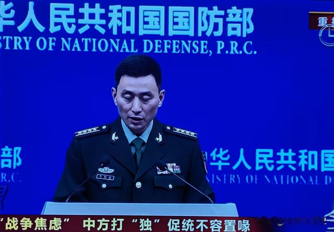 中国政府是香港的坚实后盾，一定要把香港油轮要回来，或者抢回来。美国前几天扣押了中