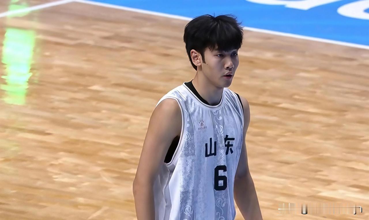 全运会拥有张博源的山东队不敌广东队，原因无非以下几点：张博源再牛也是双拳难敌