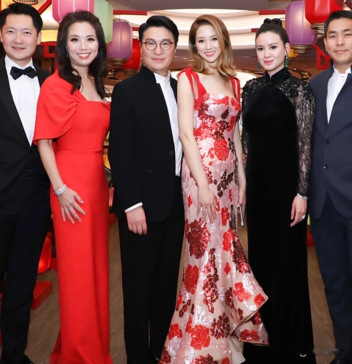 徐子淇真是天生的豪门命。以前跟洪天明在一起时，只觉得是个清秀女星，丢在人群里不算