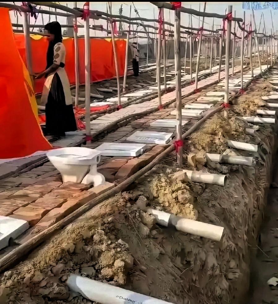 惊呆了！刚刷到一网友晒印度的厕所的一幕，不得不说，惊呆了啊！三哥的这卫生间到