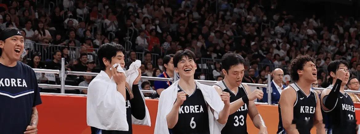 韩国男篮非拿金牌不可！在对阵约旦男篮前，不少球迷认为韩国男篮将拿下比赛！不过这场比赛还是让不少球迷措