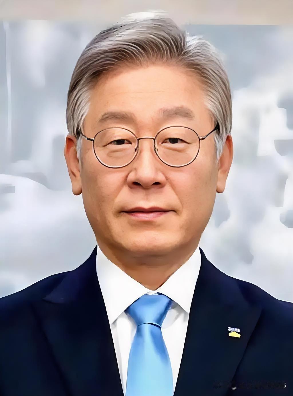 韩国总统李在明宣布:2月26日，韩国总统李在明在青瓦台宣布，必须持续努力与朝