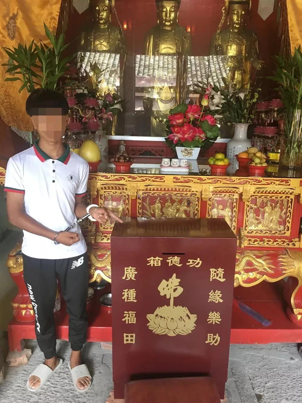 安徽，一名男子到寺庙拜佛。可拜着拜着，男子趁四下无人，竟从口袋掏出一个自制“神器