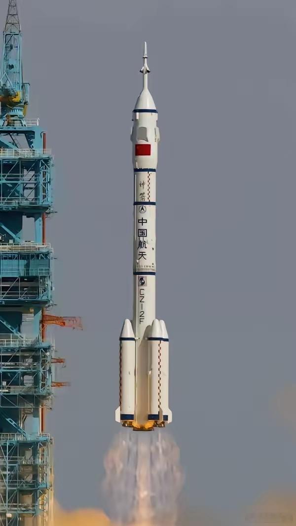 这次轮到中国立规矩了。7月31日，管北斗的部门发话了。天上50颗北斗星，一颗没换