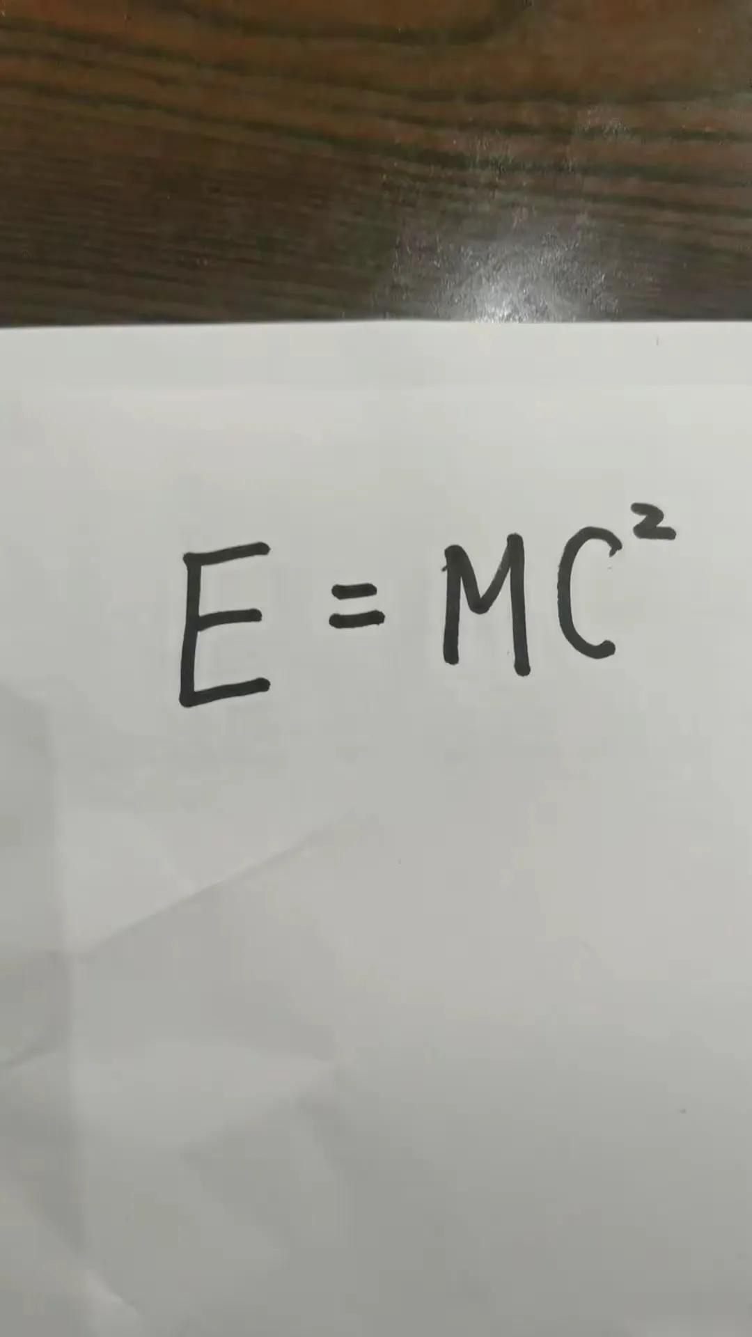 三年前，有个叫卢麒元的人，扔出来两个建议。第一个，国家立刻成立储备委员会，