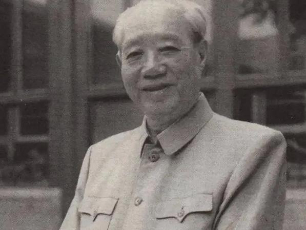 邓小平去世后，长时间深居浅出的汪东兴打破沉默，罕见的接受采访，面对记者感叹道：“