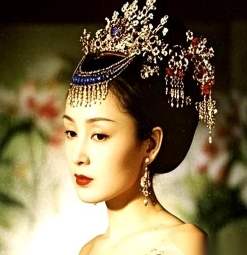 讲个八卦，说太平公主一晚上找了四个帅哥，第二天早上，人全没了。丫鬟进去收拾，眼