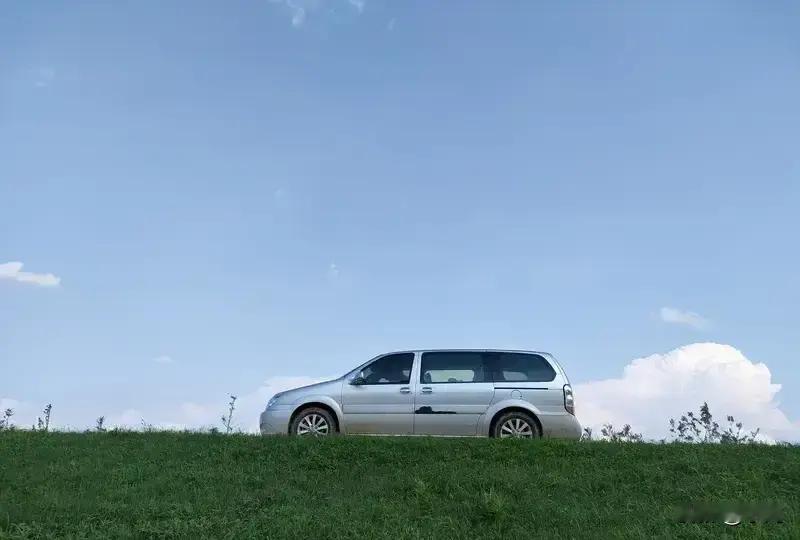 婆婆一句车坐不下，就把儿媳踢去高铁，还甩200块当路费。腊月二十八，本来公公