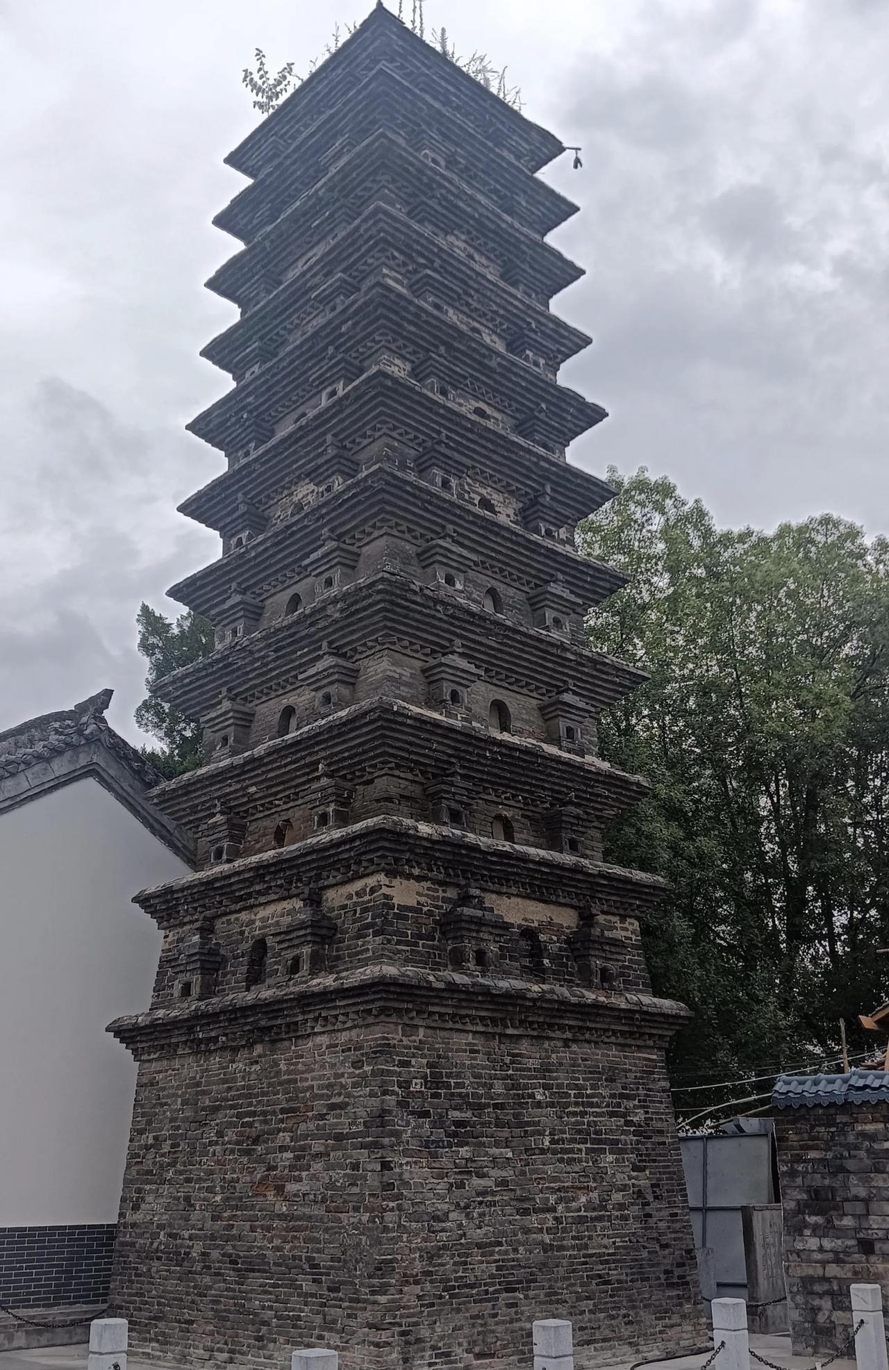 汉中这座千年古塔，陕南现存最古老的建筑之一，为啥火不起来？在汉中市中心，藏着一