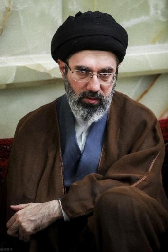 美国停火真实目的曝光！ 4月8日，在特朗普同意与伊朗停火2周后，有专业分析人