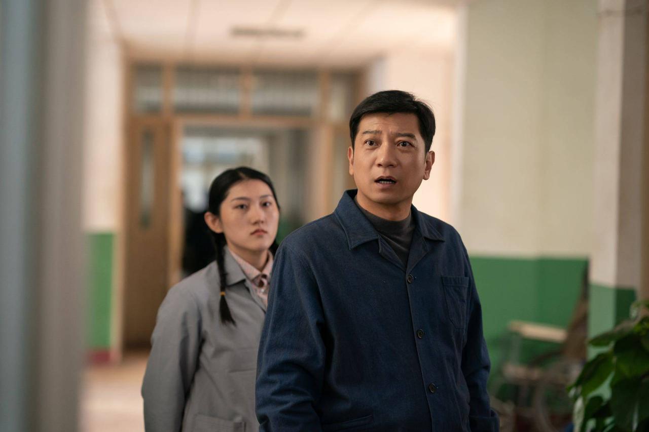 影视圈有个不成文的铁律：主角要是没两把刷子，千万别让田雨来搭戏，因为他不是来给你