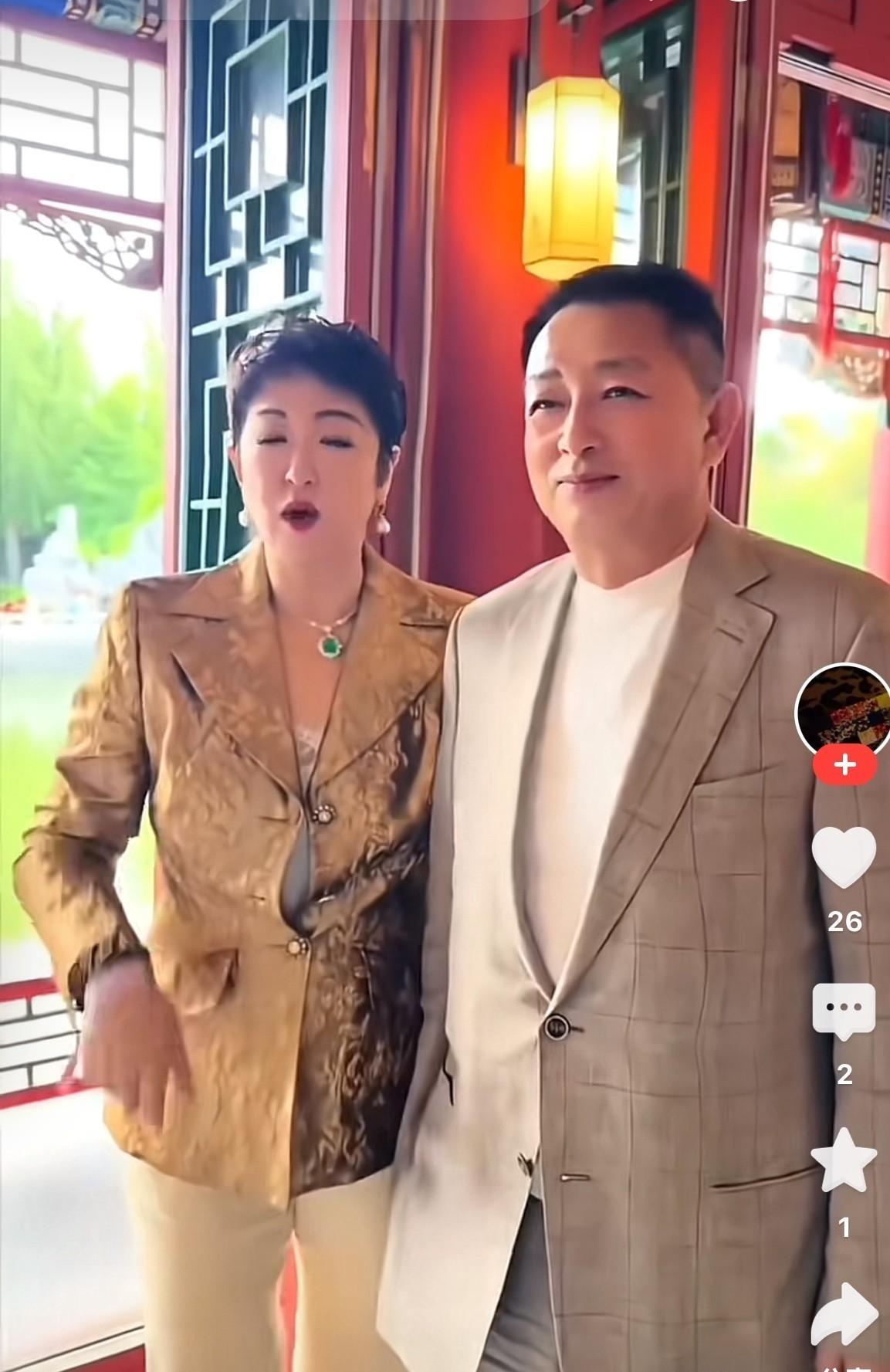 汪大爷不工作，却最幸福，凭啥？最近汪大爷在网上挺火，他气色好得不行，红光满面，