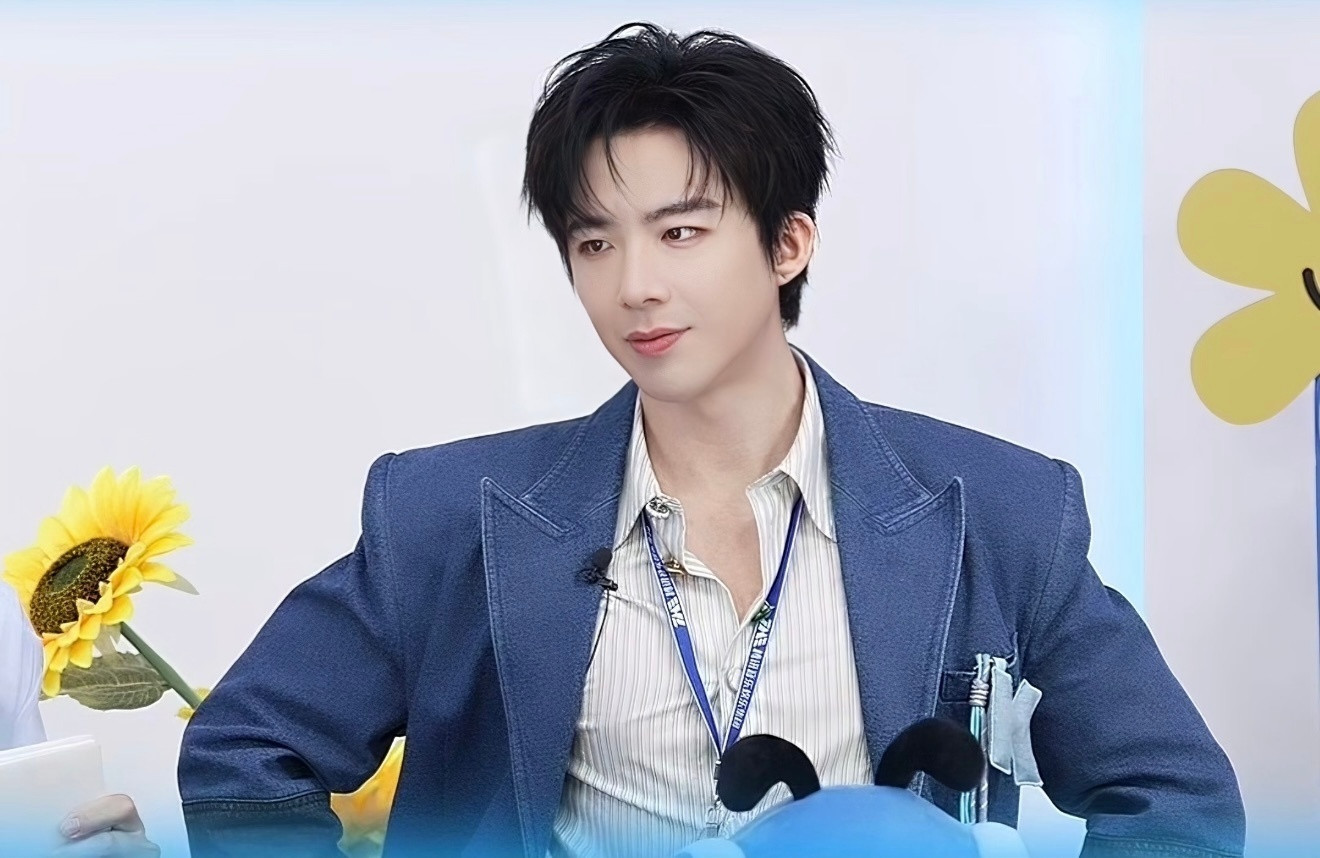 向全世界安利我担谁家的小哥哥这么帅啊，藏没藏着先不说，我先领走了摩登兄弟