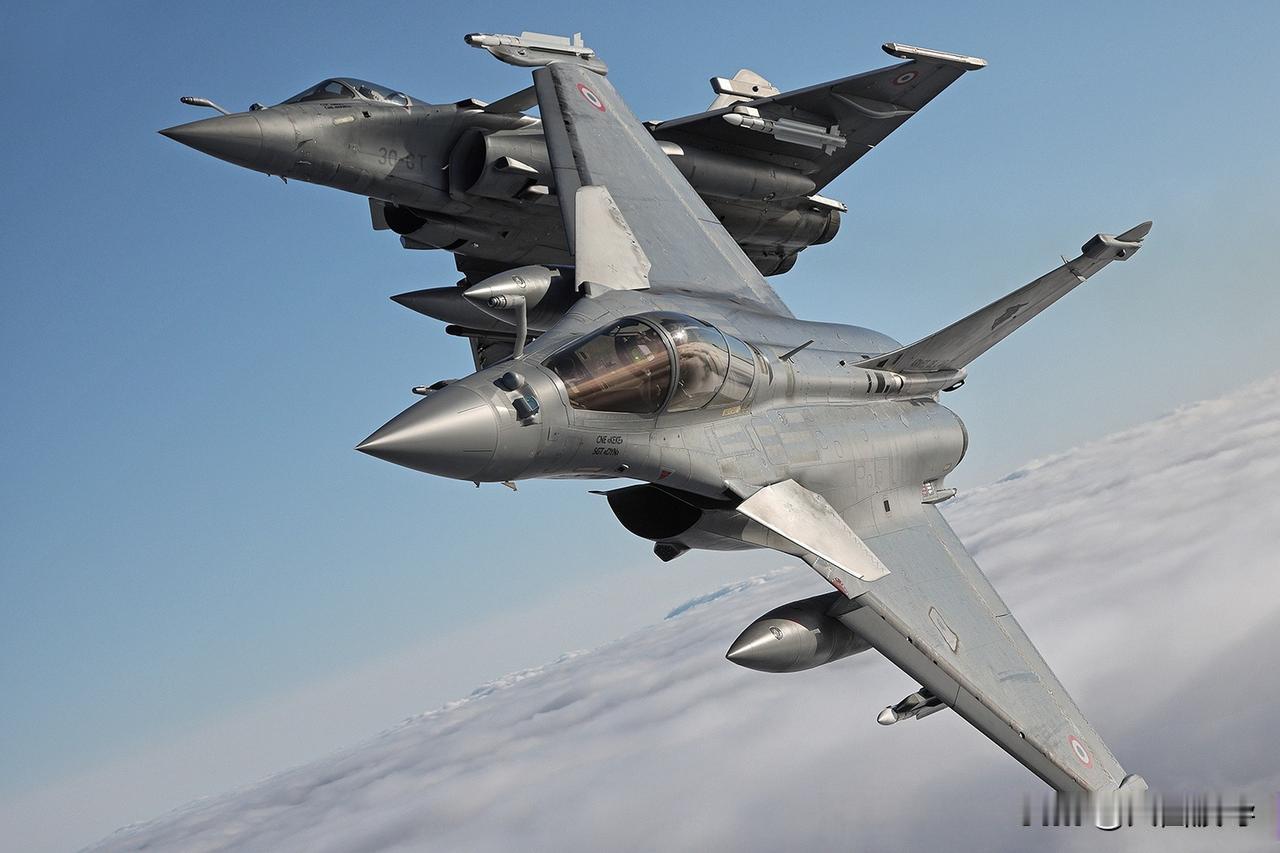 也不知道卡塔尔怎么想的，巴基斯坦总理访问卡塔尔，结果卡塔尔空军派出了几架阵风战斗