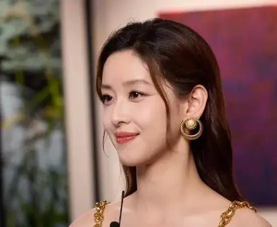 刘强东章泽天，双双冲上热搜！4月9日，一则刚出炉的工商注册信息，让刘强东与