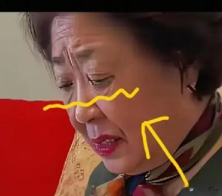 庞书令不是疯了，是在救命。她拼命把事往大里闹，是因为再不出声，庞家就被徐家一口吞