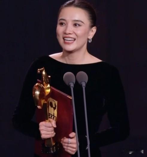 好东西这部电影真是太给力了，最佳女配角奖，最佳女主角奖，还有最佳编剧奖一部电影三