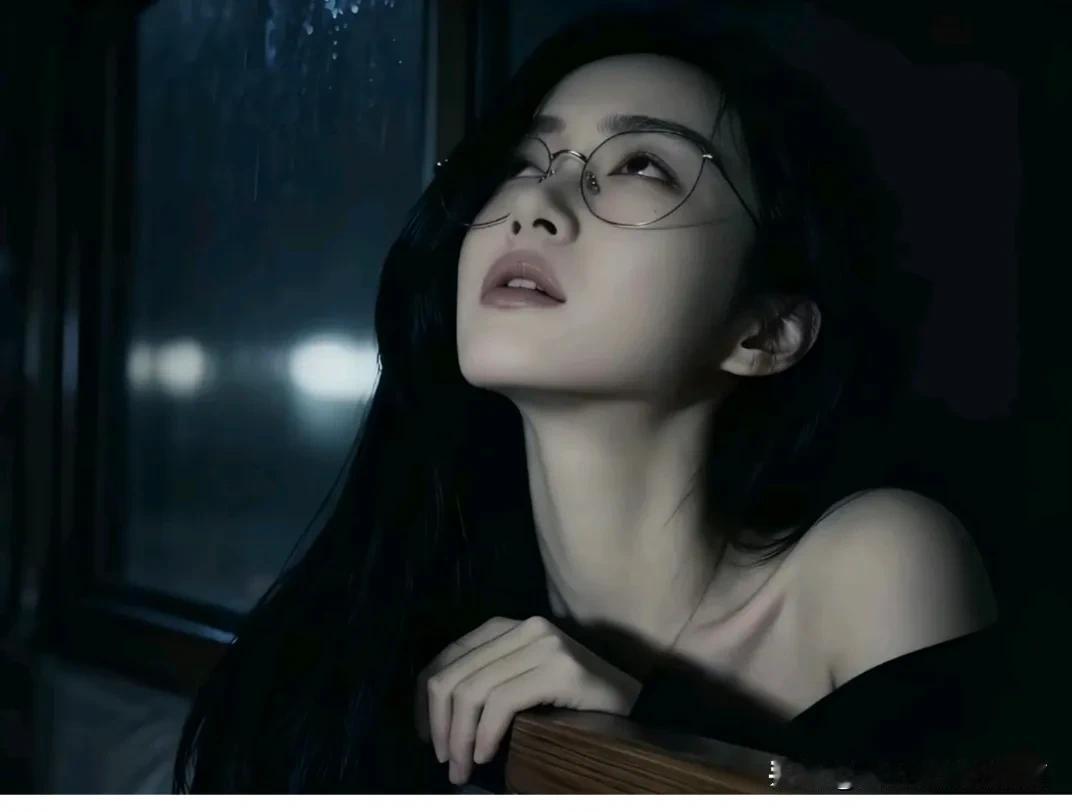 努力工作赚钱，其意义并非单一。就拿炒股的人来说，很多人陷入了“拼命赚钱补股市”的