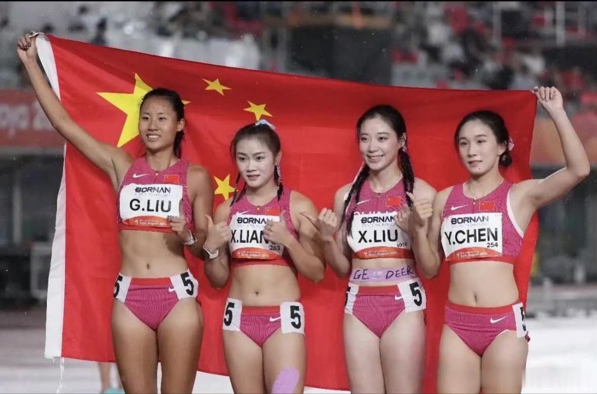 陈妤颉说新老交替这个词不好听刘国怡临危受命时说“不能辜负曼棋姐的期待”，刘峡君