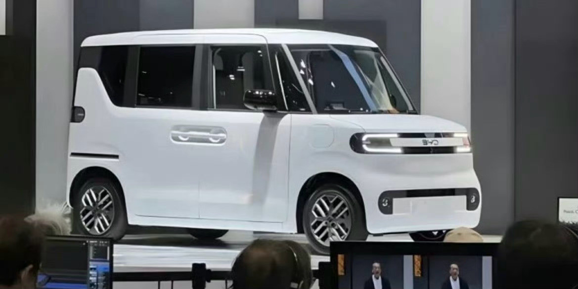 比亚迪Kcar曝光,很好看啊。比亚迪设计师设计小车没失手过,海鸥、海豚、元Up、