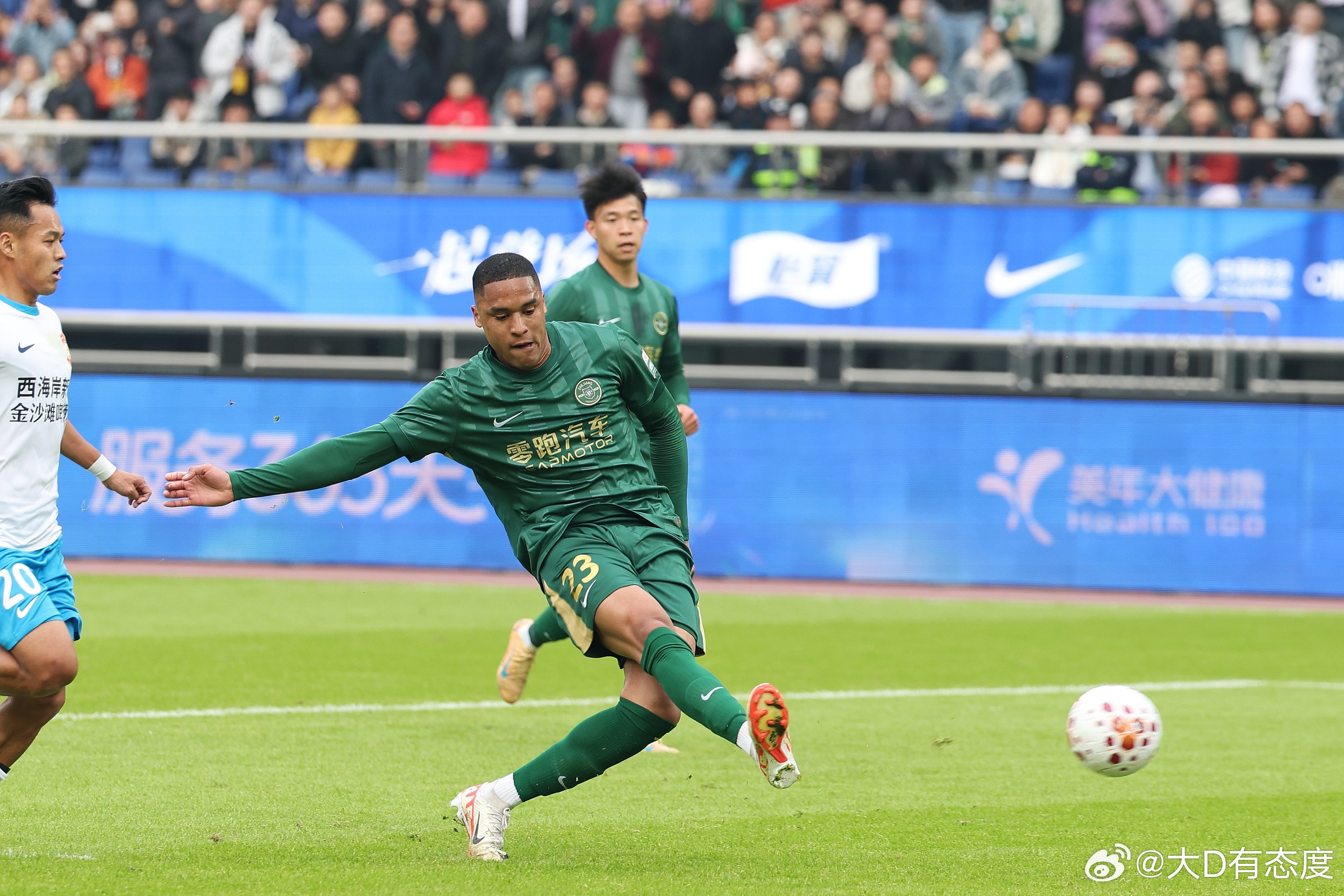 零跑汽车与浙江FC续约，继续担任球队2026赛季的主赞助商，而且同时成为浙江职业