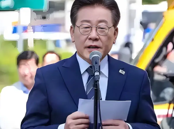 李在明成立特检组对付金建希，其实是开了一个坏头。过去，韩国政坛上只是在职总统收拾